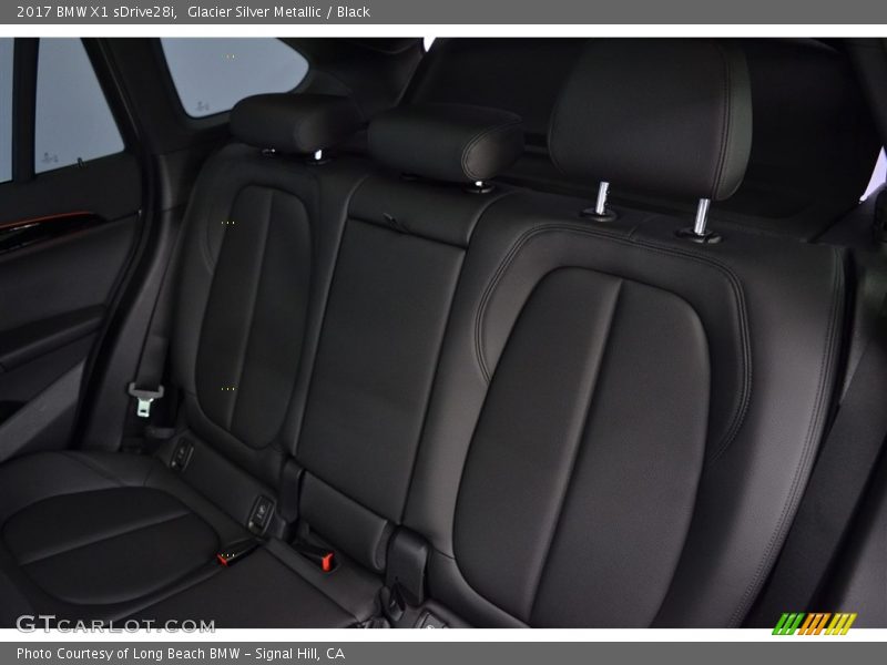 Glacier Silver Metallic / Black 2017 BMW X1 sDrive28i