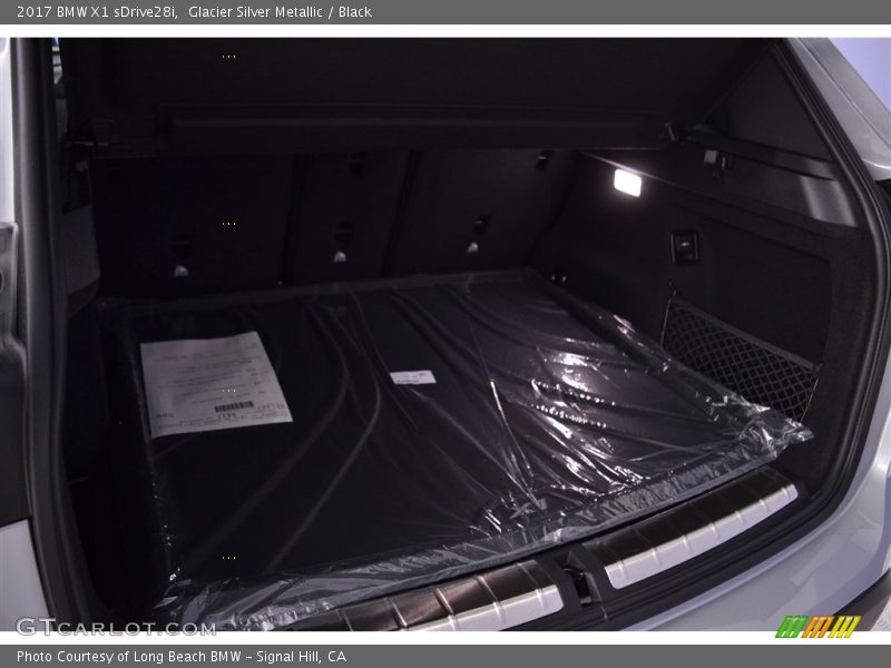 Glacier Silver Metallic / Black 2017 BMW X1 sDrive28i