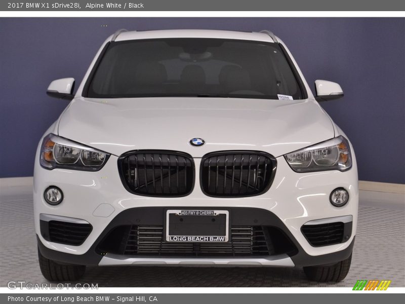 Alpine White / Black 2017 BMW X1 sDrive28i