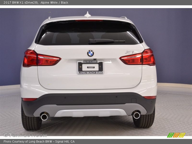 Alpine White / Black 2017 BMW X1 sDrive28i