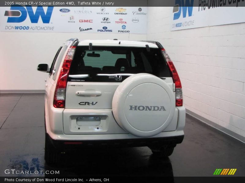 Taffeta White / Ivory 2005 Honda CR-V Special Edition 4WD