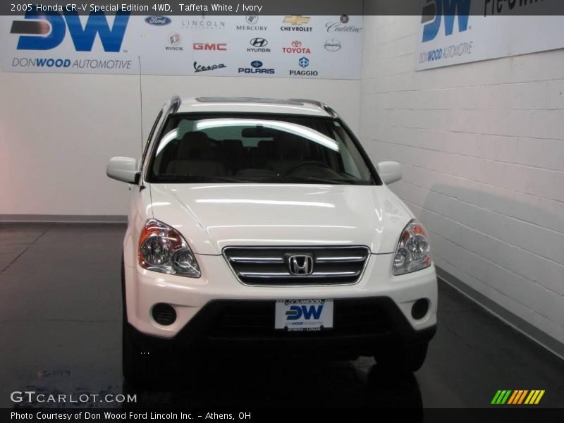 Taffeta White / Ivory 2005 Honda CR-V Special Edition 4WD