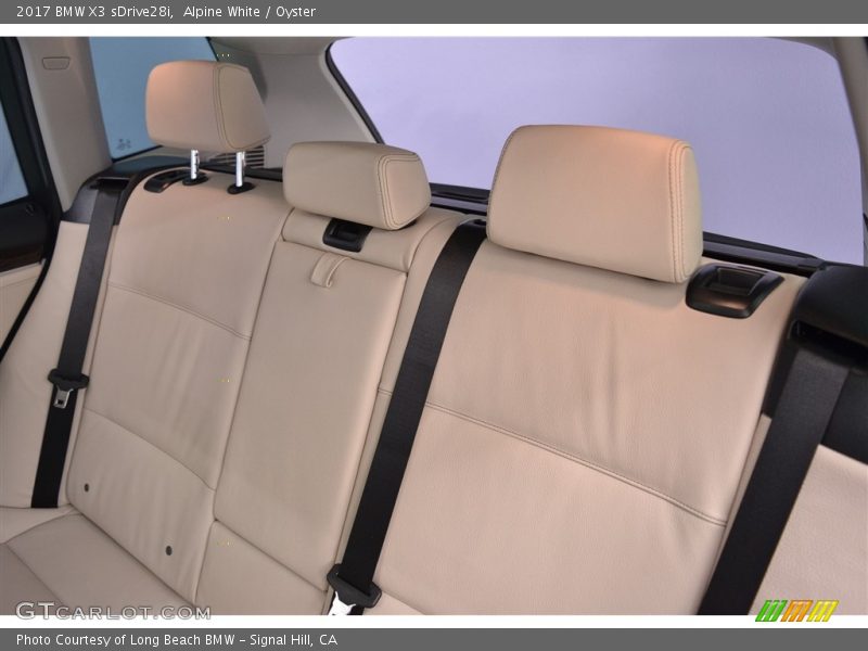 Alpine White / Oyster 2017 BMW X3 sDrive28i