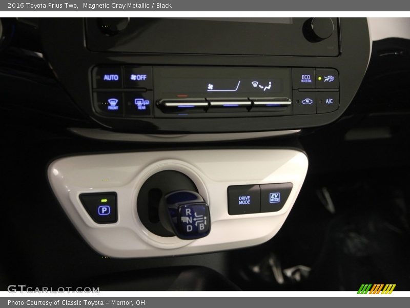 Magnetic Gray Metallic / Black 2016 Toyota Prius Two