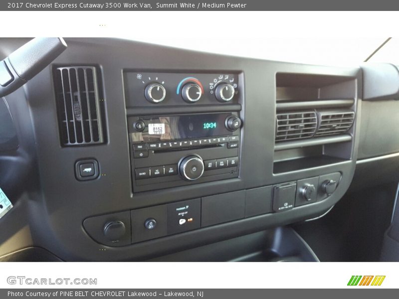 Summit White / Medium Pewter 2017 Chevrolet Express Cutaway 3500 Work Van