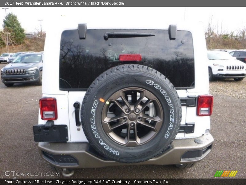Bright White / Black/Dark Saddle 2017 Jeep Wrangler Sahara 4x4