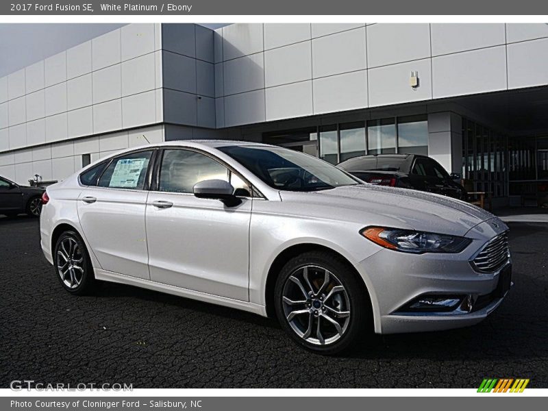 White Platinum / Ebony 2017 Ford Fusion SE