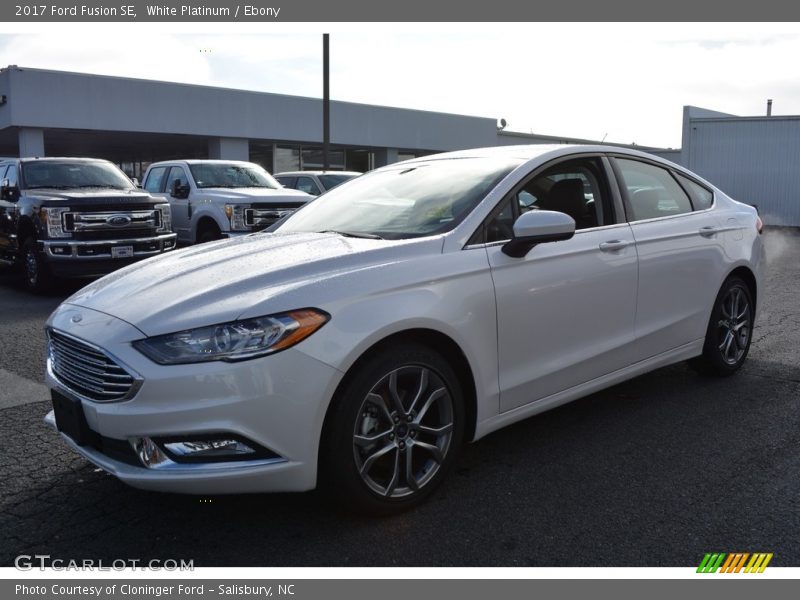 White Platinum / Ebony 2017 Ford Fusion SE