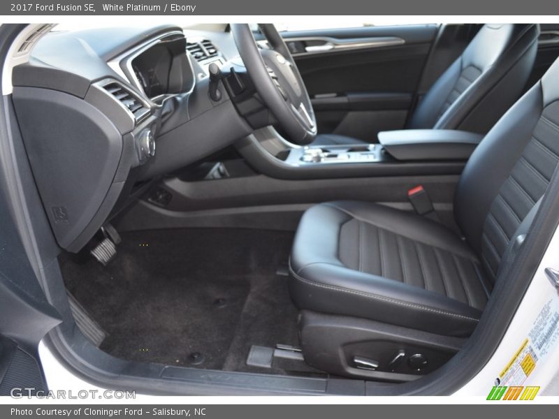 White Platinum / Ebony 2017 Ford Fusion SE