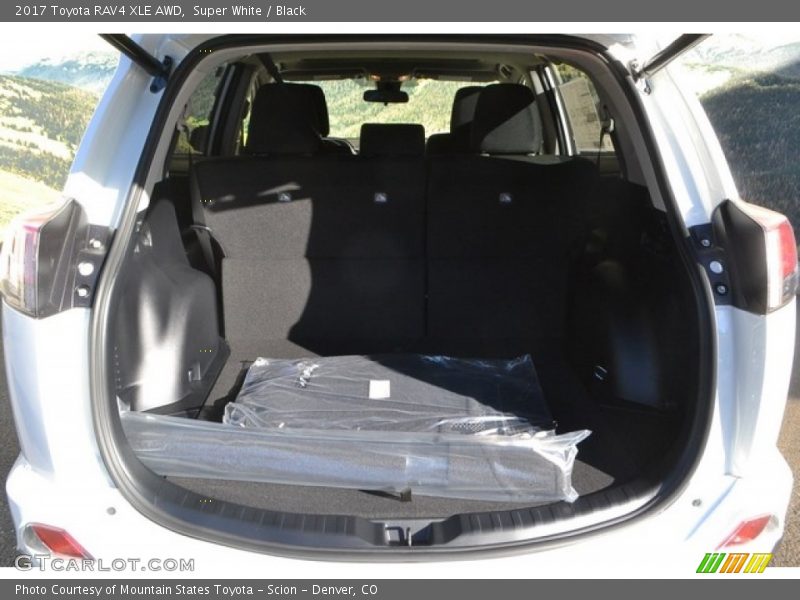 Super White / Black 2017 Toyota RAV4 XLE AWD