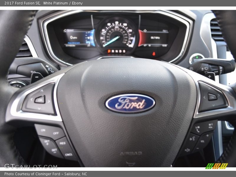 White Platinum / Ebony 2017 Ford Fusion SE