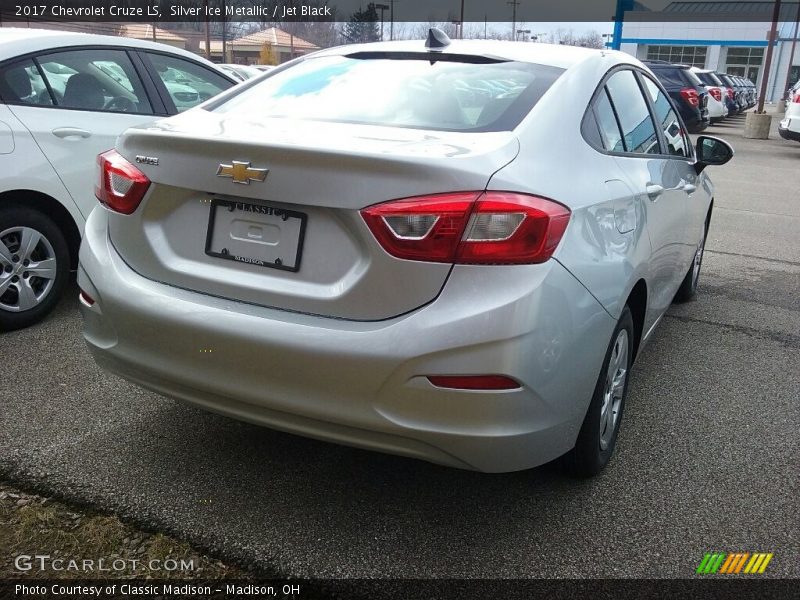 Silver Ice Metallic / Jet Black 2017 Chevrolet Cruze LS