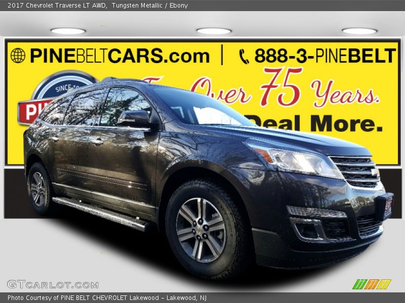 Tungsten Metallic / Ebony 2017 Chevrolet Traverse LT AWD