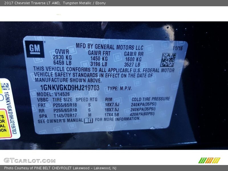Tungsten Metallic / Ebony 2017 Chevrolet Traverse LT AWD