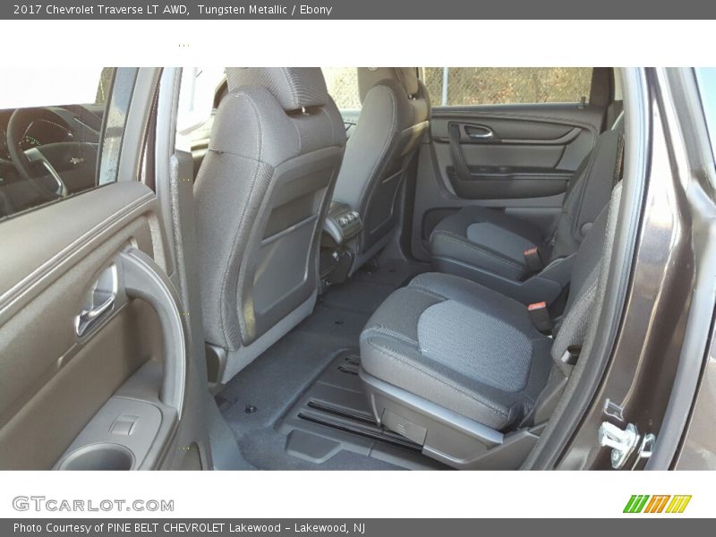Tungsten Metallic / Ebony 2017 Chevrolet Traverse LT AWD