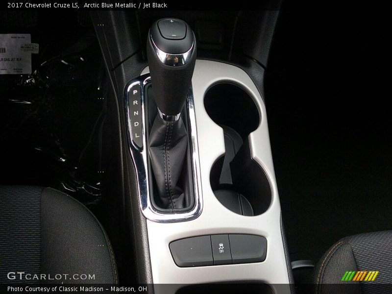 Arctic Blue Metallic / Jet Black 2017 Chevrolet Cruze LS
