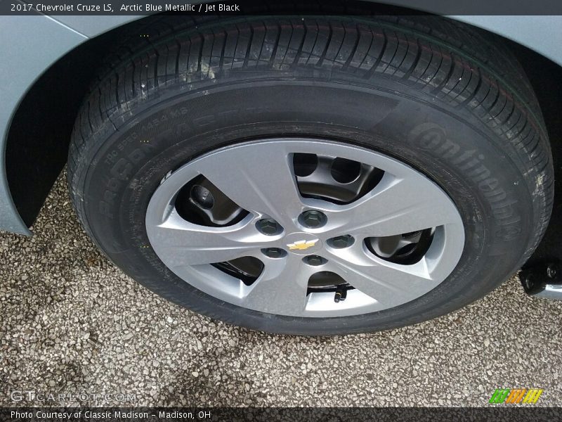 Arctic Blue Metallic / Jet Black 2017 Chevrolet Cruze LS