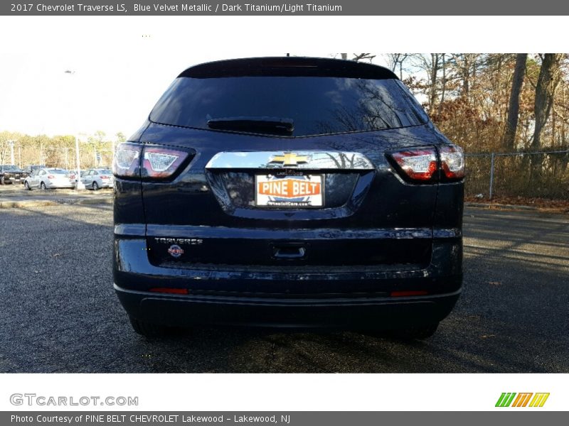 Blue Velvet Metallic / Dark Titanium/Light Titanium 2017 Chevrolet Traverse LS