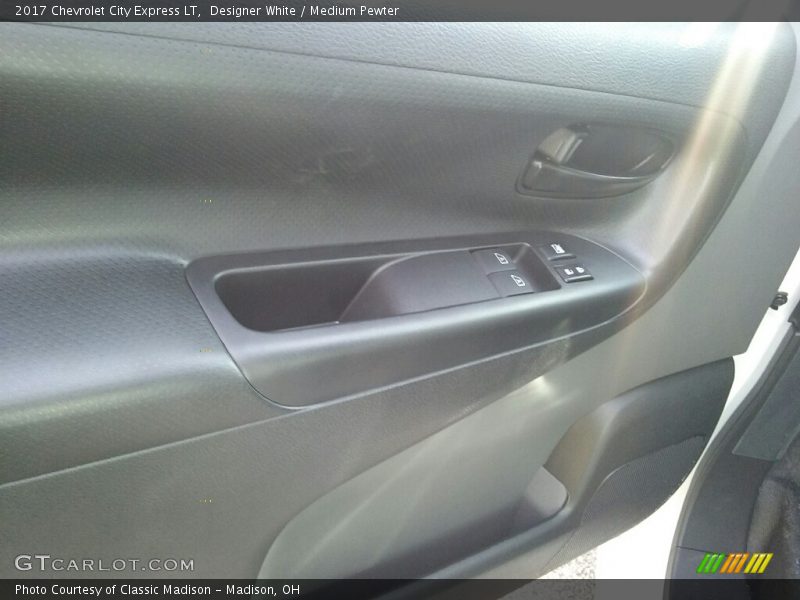 Designer White / Medium Pewter 2017 Chevrolet City Express LT