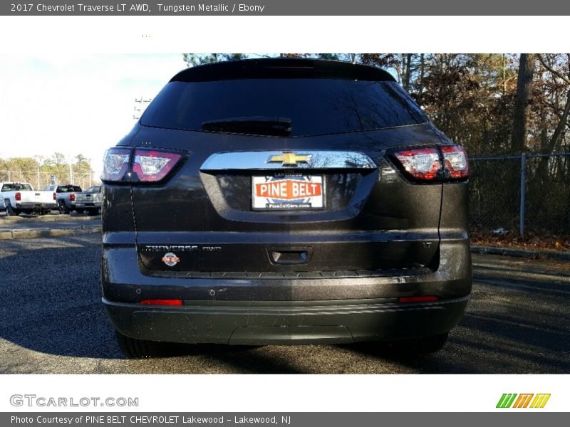 Tungsten Metallic / Ebony 2017 Chevrolet Traverse LT AWD