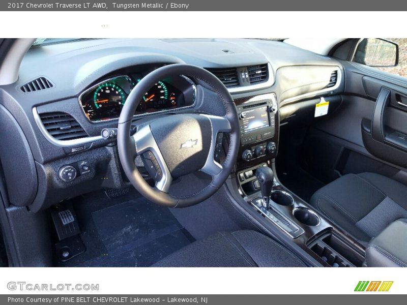 Tungsten Metallic / Ebony 2017 Chevrolet Traverse LT AWD