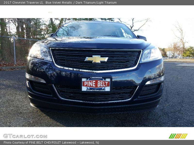 Blue Velvet Metallic / Dark Titanium/Light Titanium 2017 Chevrolet Traverse LS