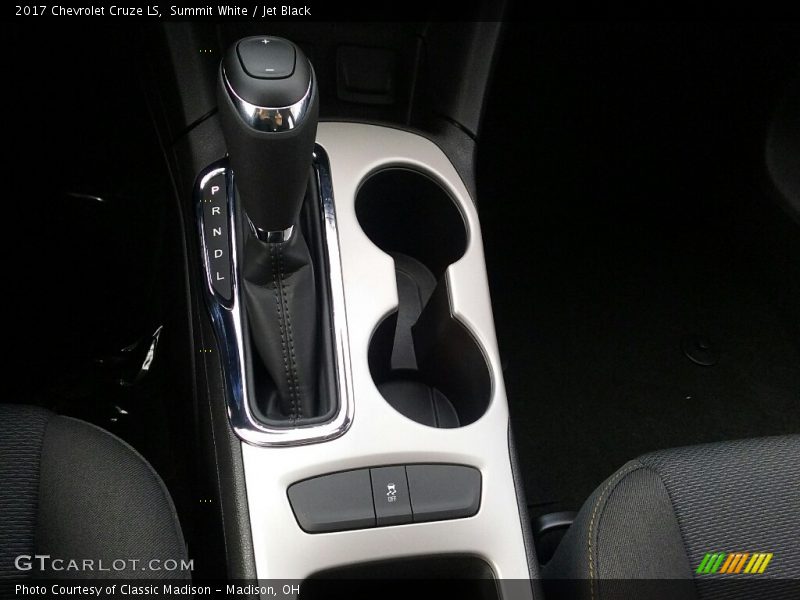 Summit White / Jet Black 2017 Chevrolet Cruze LS
