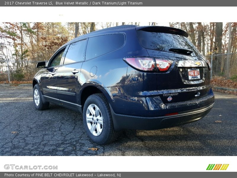 Blue Velvet Metallic / Dark Titanium/Light Titanium 2017 Chevrolet Traverse LS