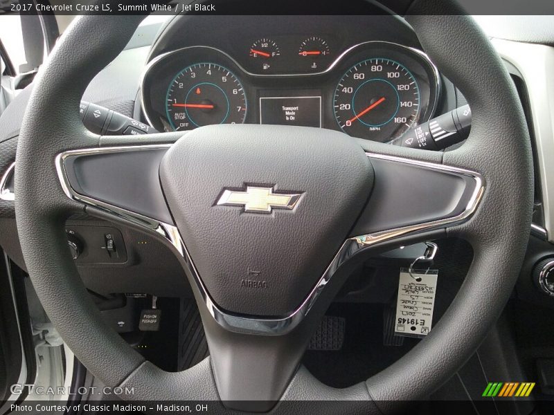 Summit White / Jet Black 2017 Chevrolet Cruze LS