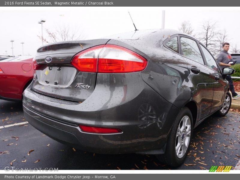 Magnetic Metallic / Charcoal Black 2016 Ford Fiesta SE Sedan