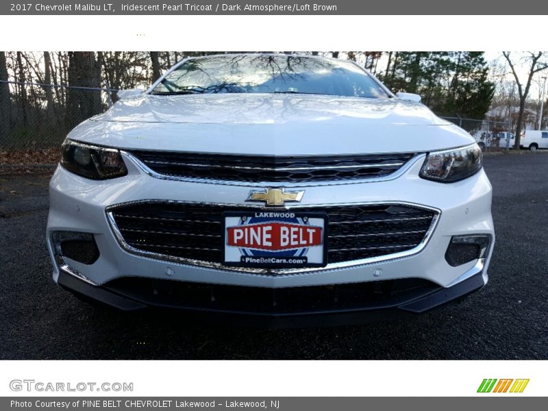 Iridescent Pearl Tricoat / Dark Atmosphere/Loft Brown 2017 Chevrolet Malibu LT