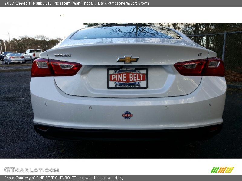 Iridescent Pearl Tricoat / Dark Atmosphere/Loft Brown 2017 Chevrolet Malibu LT