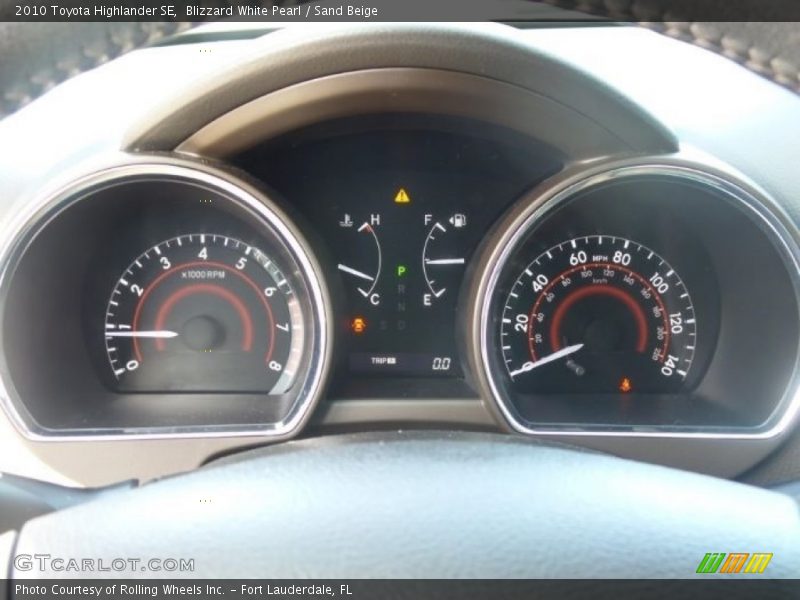 Blizzard White Pearl / Sand Beige 2010 Toyota Highlander SE