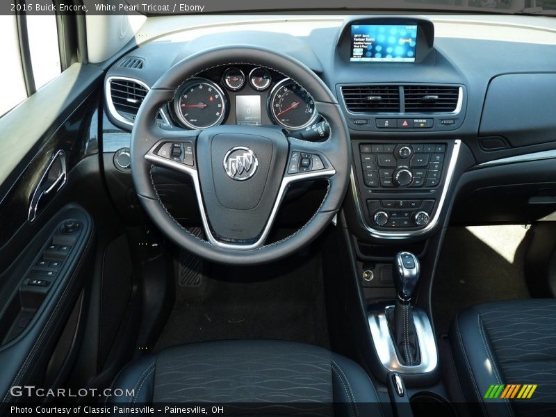 White Pearl Tricoat / Ebony 2016 Buick Encore