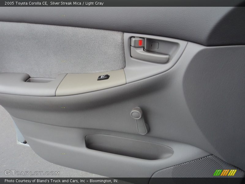 Silver Streak Mica / Light Gray 2005 Toyota Corolla CE