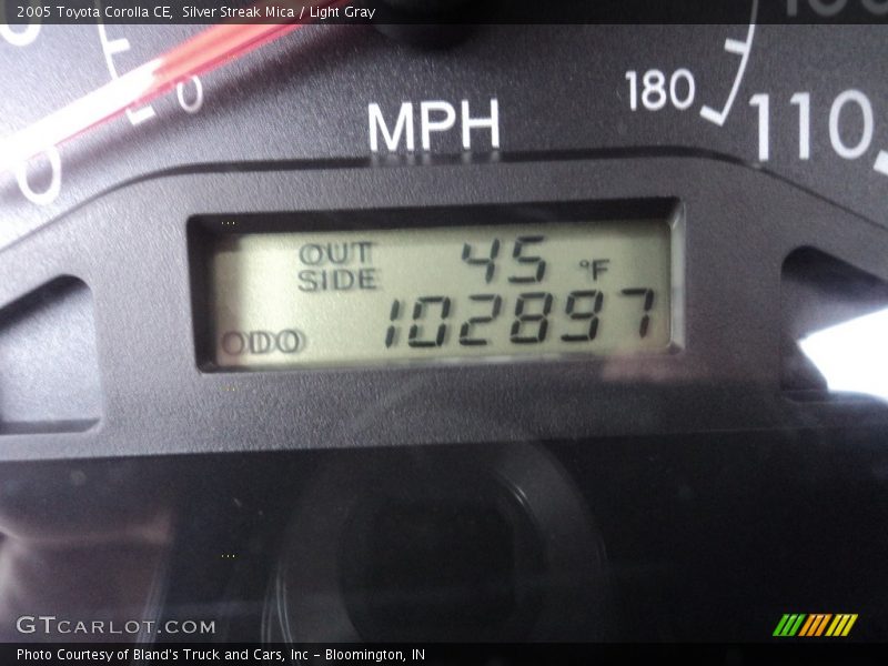 Silver Streak Mica / Light Gray 2005 Toyota Corolla CE
