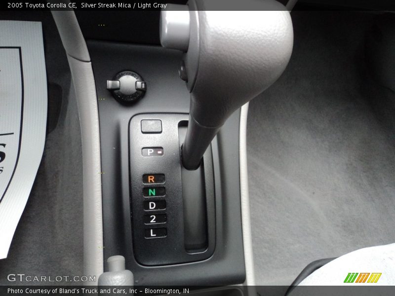 Silver Streak Mica / Light Gray 2005 Toyota Corolla CE