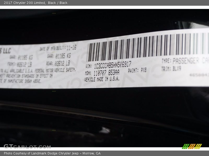 Black / Black 2017 Chrysler 200 Limited
