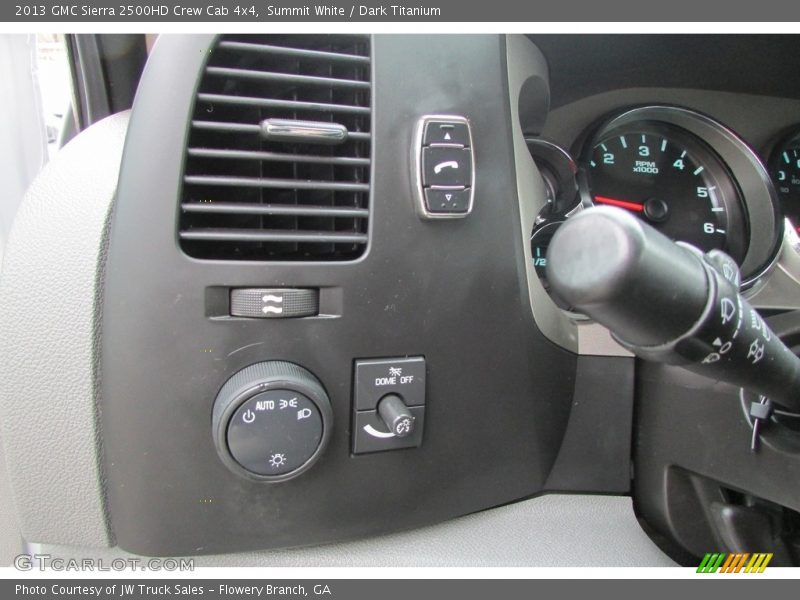 Summit White / Dark Titanium 2013 GMC Sierra 2500HD Crew Cab 4x4
