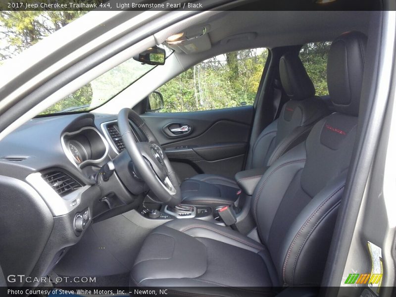 Front Seat of 2017 Cherokee Trailhawk 4x4