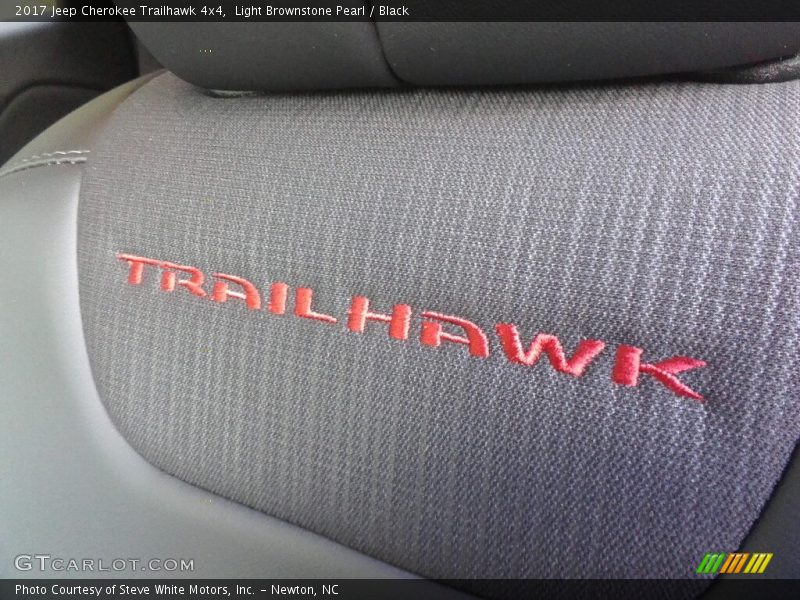  2017 Cherokee Trailhawk 4x4 Logo