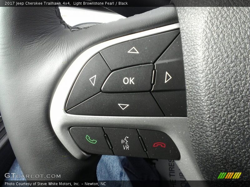Controls of 2017 Cherokee Trailhawk 4x4