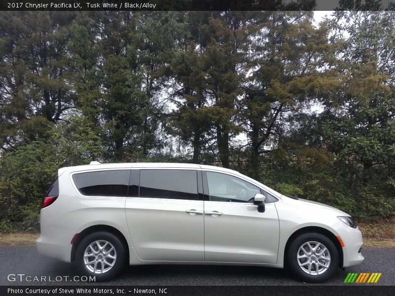 Tusk White / Black/Alloy 2017 Chrysler Pacifica LX