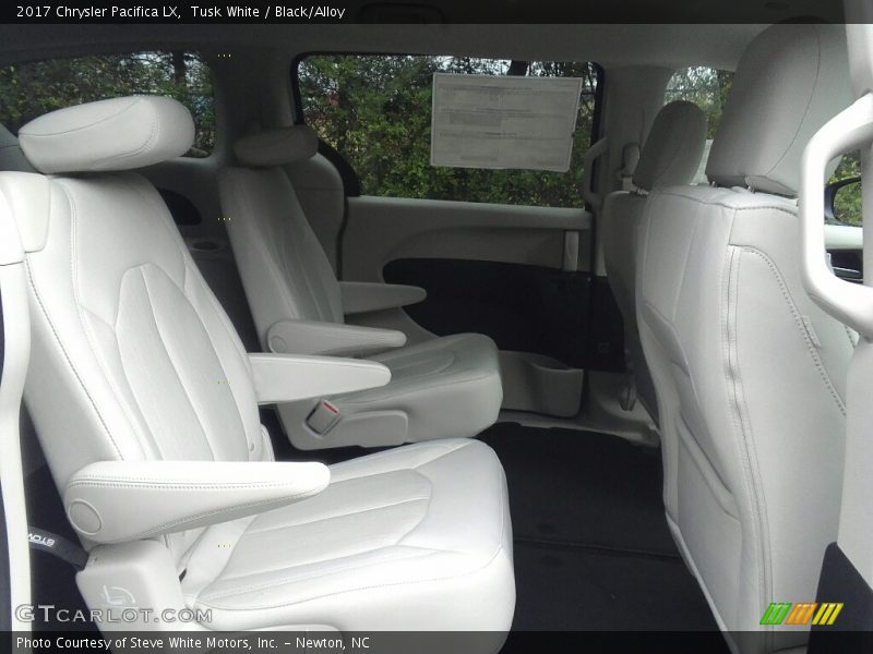 Tusk White / Black/Alloy 2017 Chrysler Pacifica LX