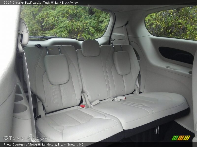 Tusk White / Black/Alloy 2017 Chrysler Pacifica LX