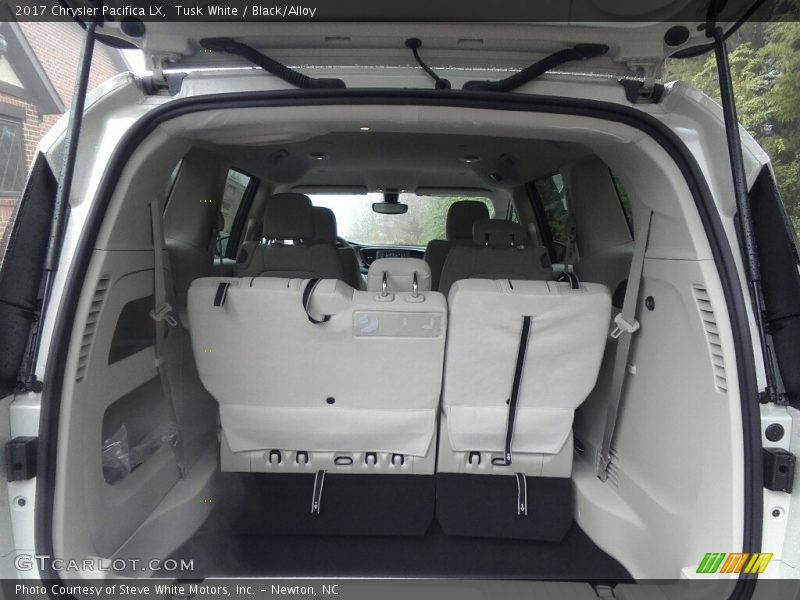 Tusk White / Black/Alloy 2017 Chrysler Pacifica LX