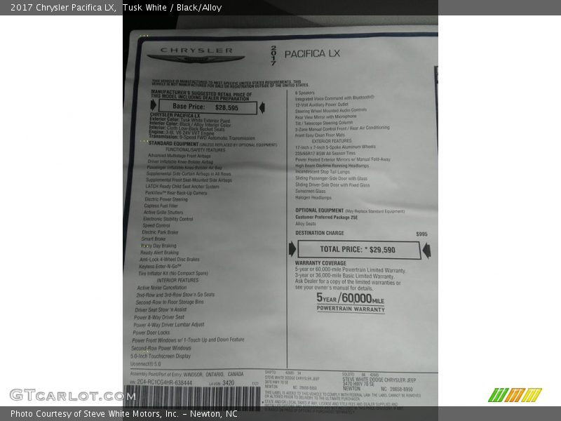 Tusk White / Black/Alloy 2017 Chrysler Pacifica LX