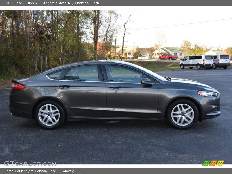 Magnetic Metallic / Charcoal Black 2016 Ford Fusion SE