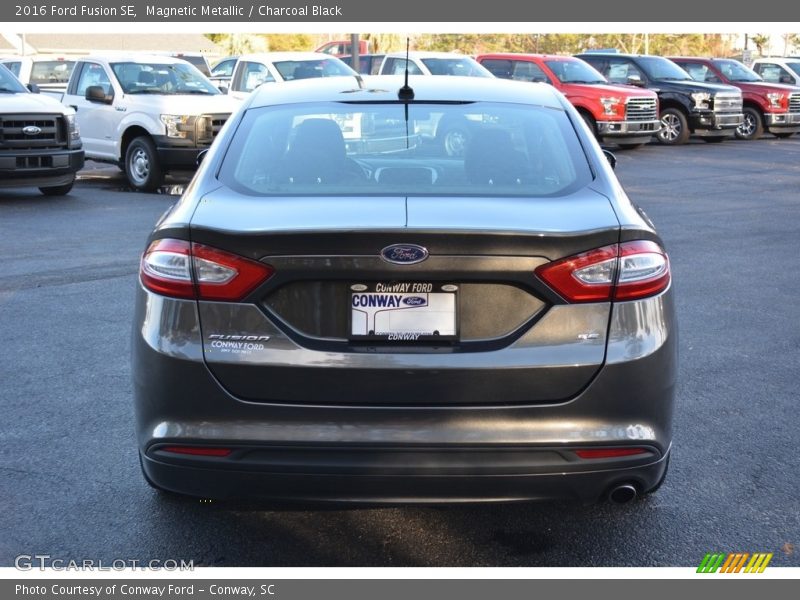 Magnetic Metallic / Charcoal Black 2016 Ford Fusion SE