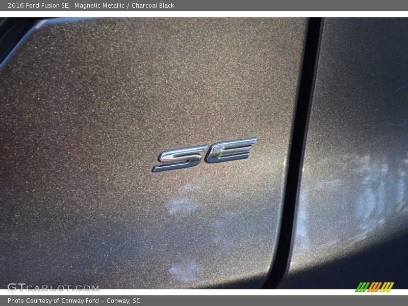 Magnetic Metallic / Charcoal Black 2016 Ford Fusion SE